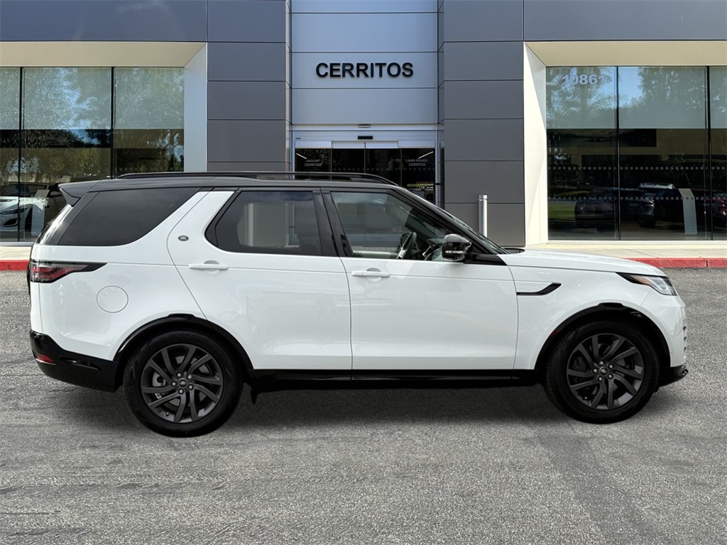 2023 Land Rover Discovery S R-Dynamic photo 4
