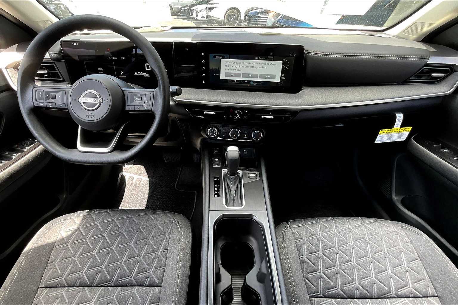 2025 Nissan Kicks SV photo 5