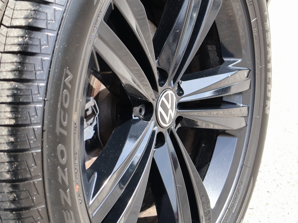 2023 Volkswagen Atlas Cross Sport V6 SEL R-Line photo 35
