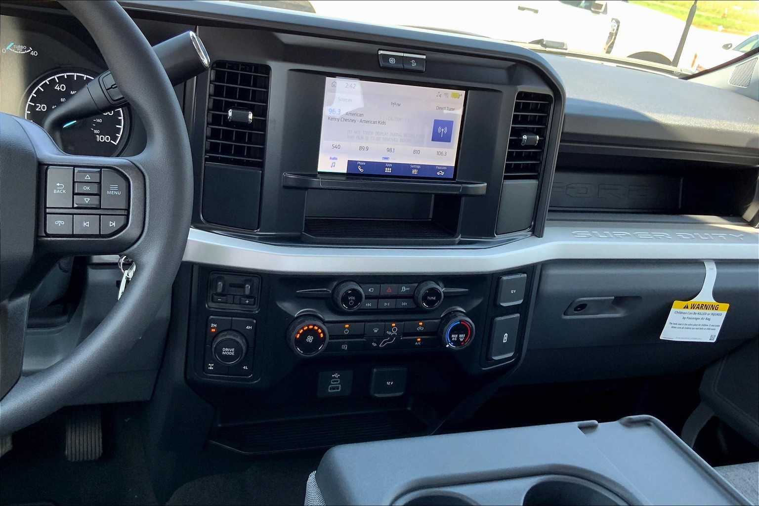 2025 Ford F-250 XL photo 6