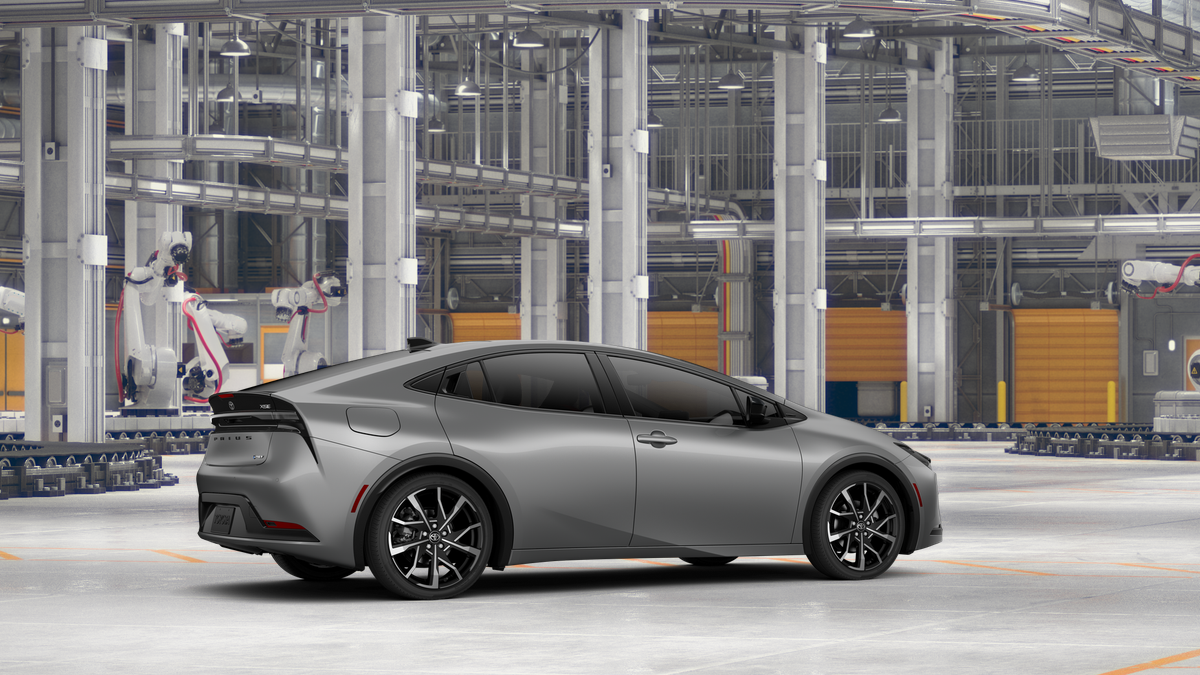 2026 Toyota Prius Plug-in Hybrid XSE photo 11