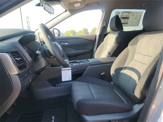 2026 Nissan Rogue SV photo 6