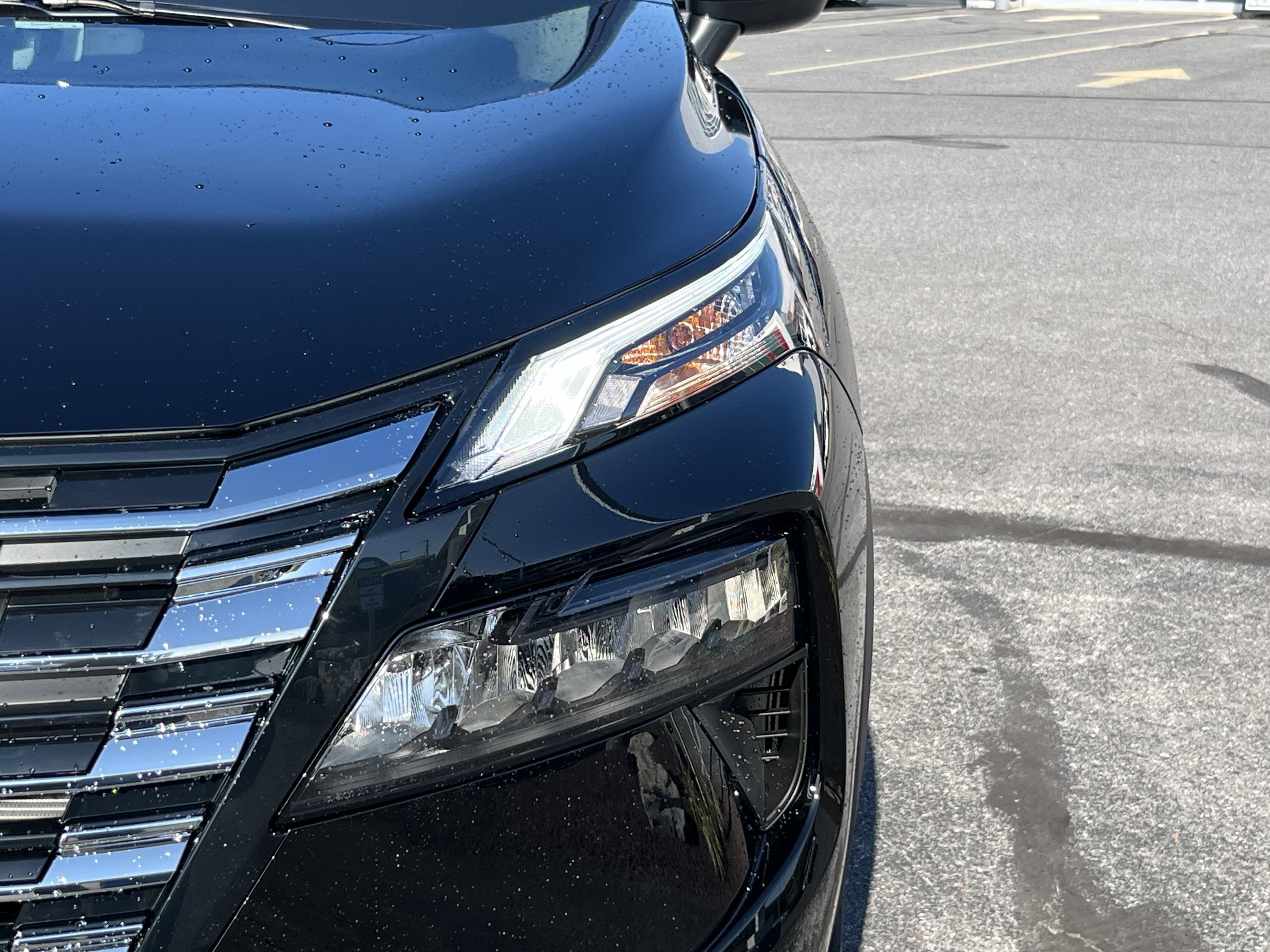 2026 Nissan Rogue SV photo 2