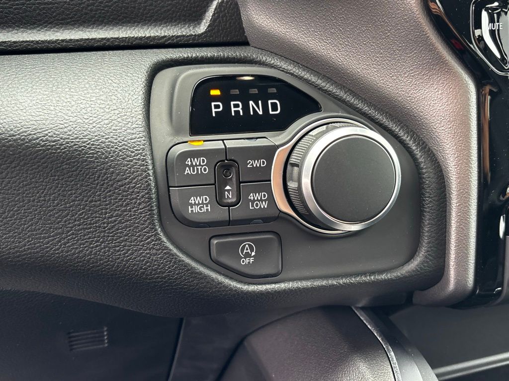 2025 Ram 1500 Big Horn Lone Star photo 18