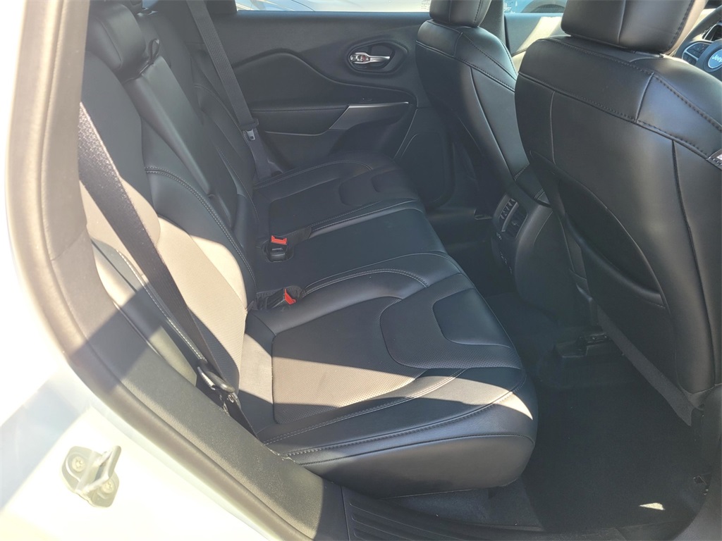 2022 Jeep Cherokee Limited photo 17