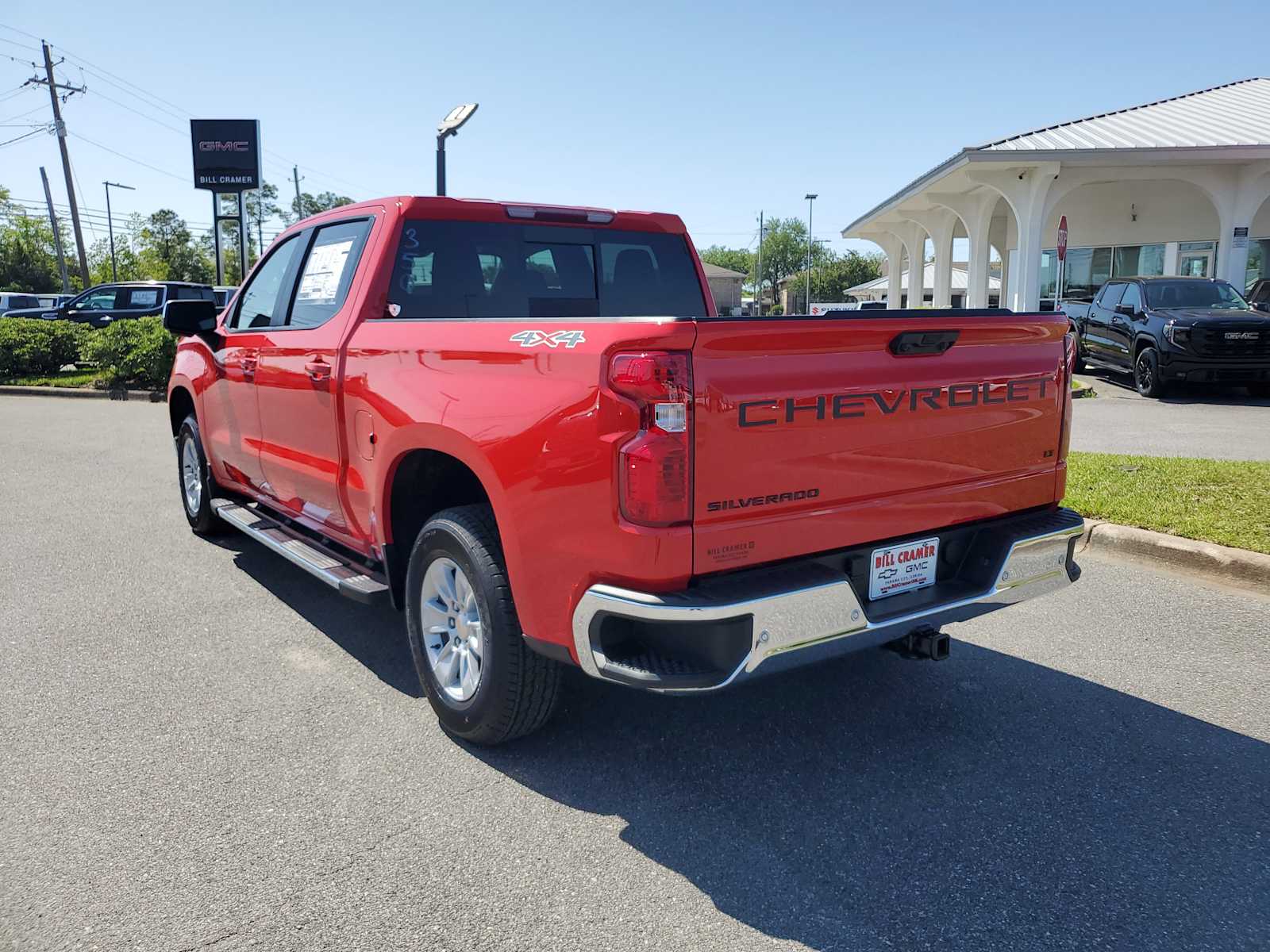 2025 Chevrolet Silverado 1500 LT photo 3