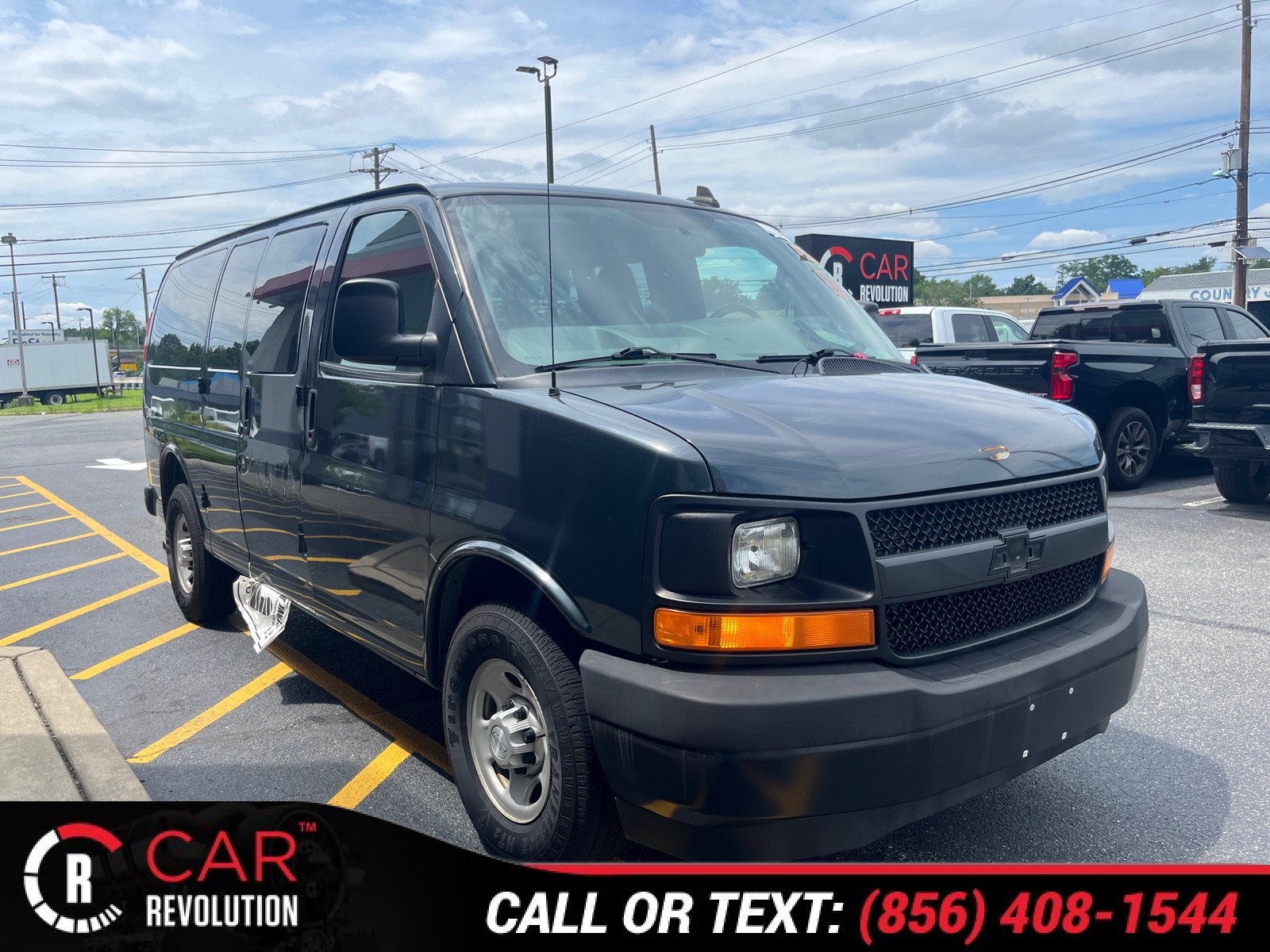 2017 Chevrolet Express Passenger LS's photo