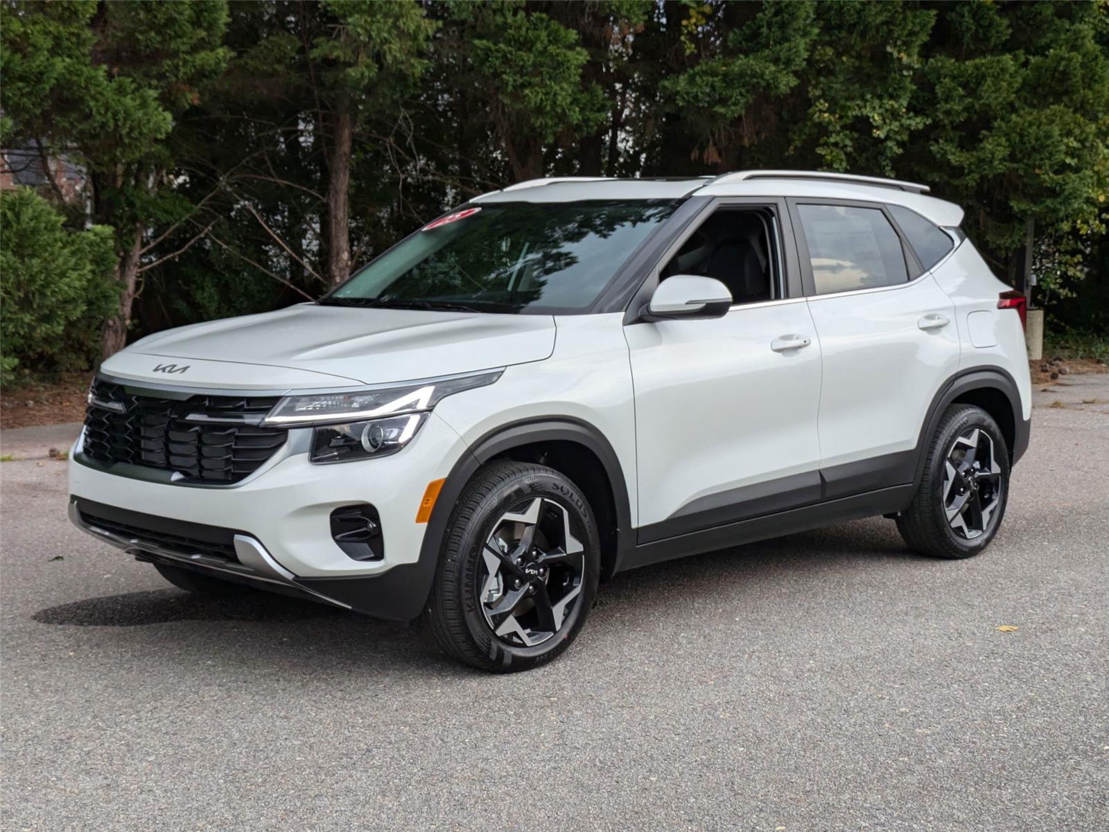 2025 Kia Seltos EX's photo