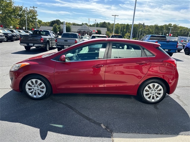 2017 Hyundai Elantra GT Base photo 6