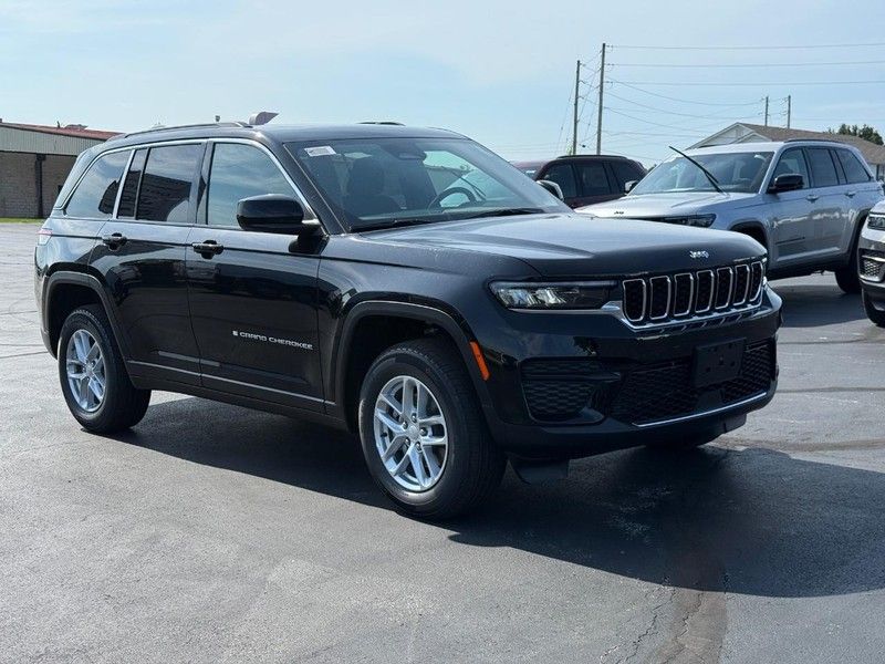 2025 Jeep Grand Cherokee Laredo X photo 2