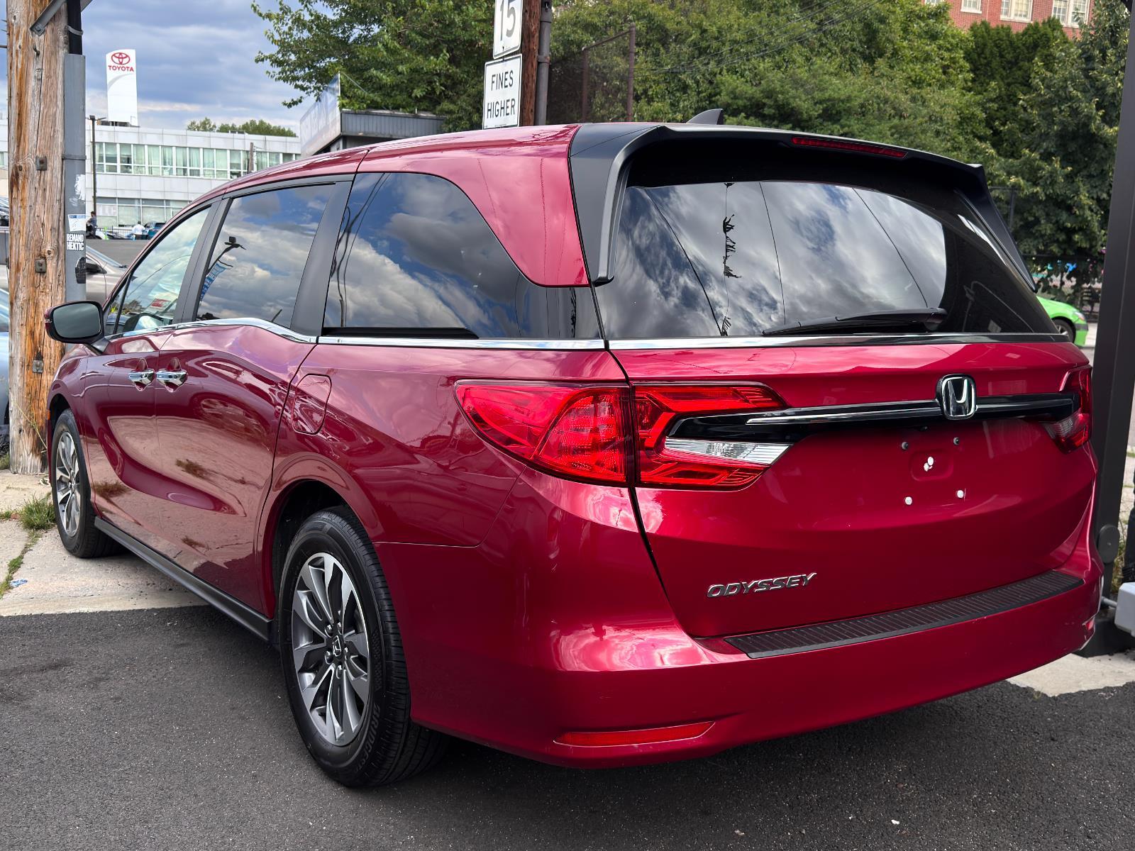 2023 Honda Odyssey EX-L photo 3
