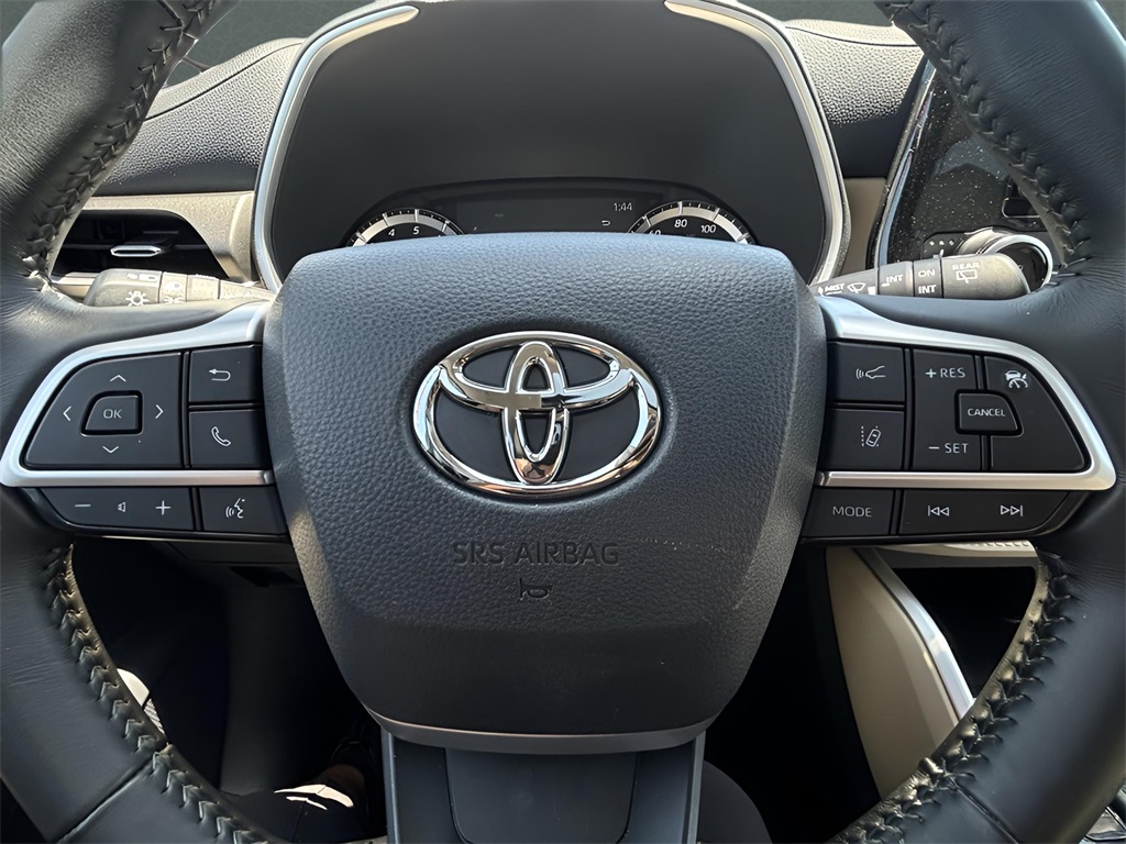 2023 Toyota Highlander XLE photo 28
