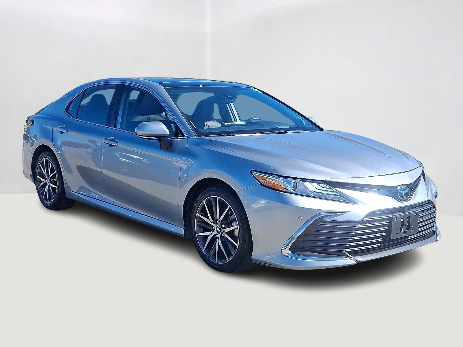 2023 Toyota Camry XLE photo 3