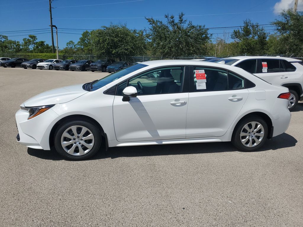 2026 Toyota Corolla LE photo 8
