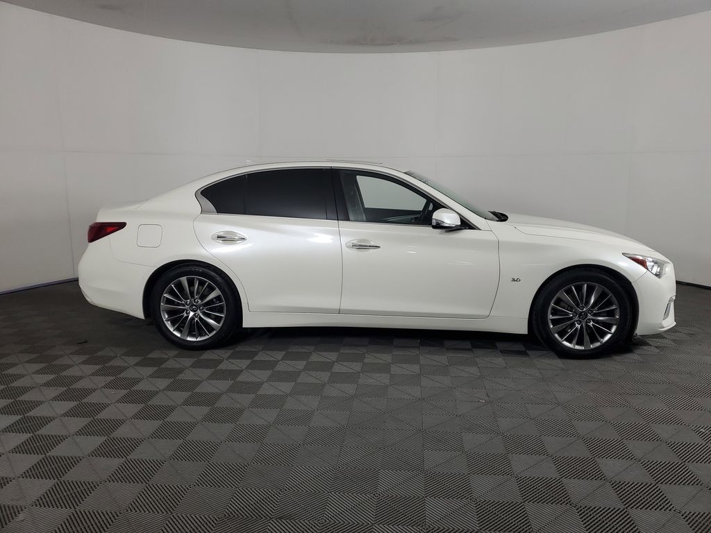 2019 Infiniti Q50 3.0t LUXE photo 3