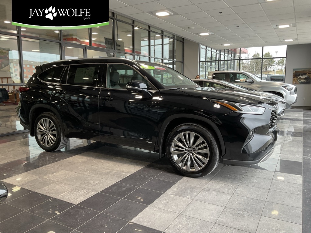 2022 Toyota Highlander Platinum