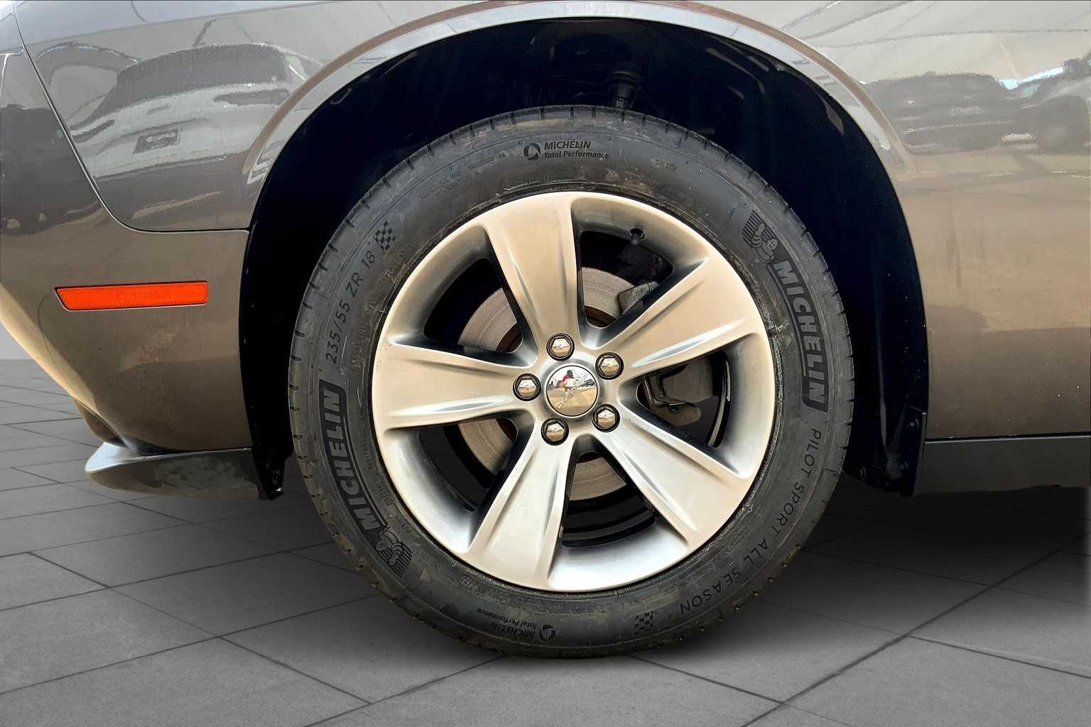 2020 Dodge Challenger SXT photo 10