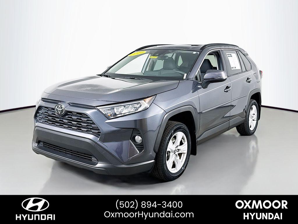 2019 Toyota RAV4 XLE photo 3