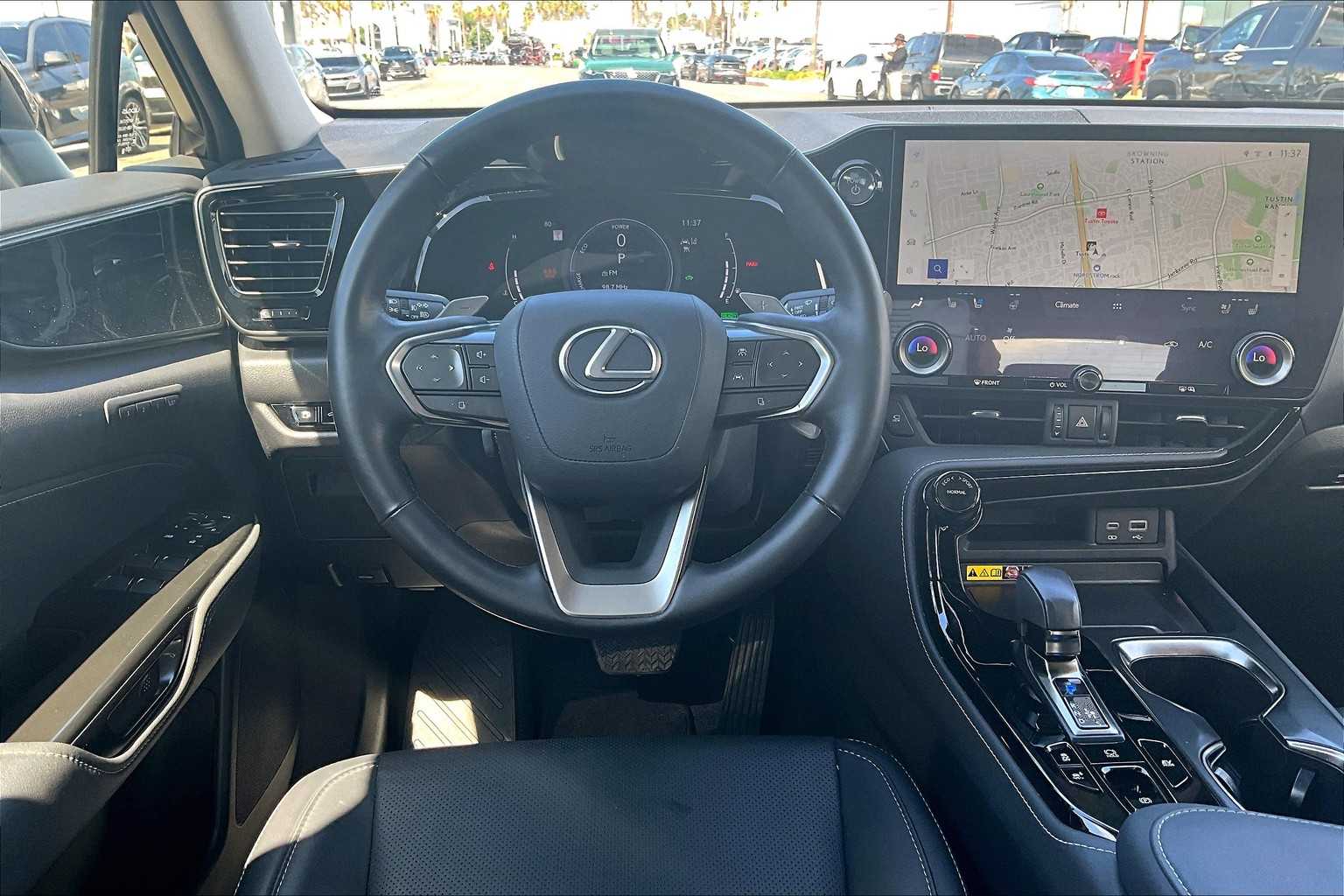 2025 Lexus NX Premium AWD photo 5