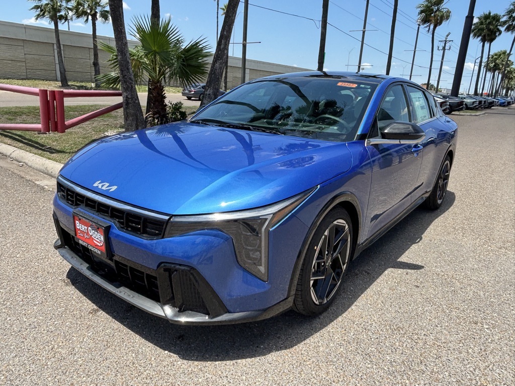 2025 Kia K4 GT-Line photo 3