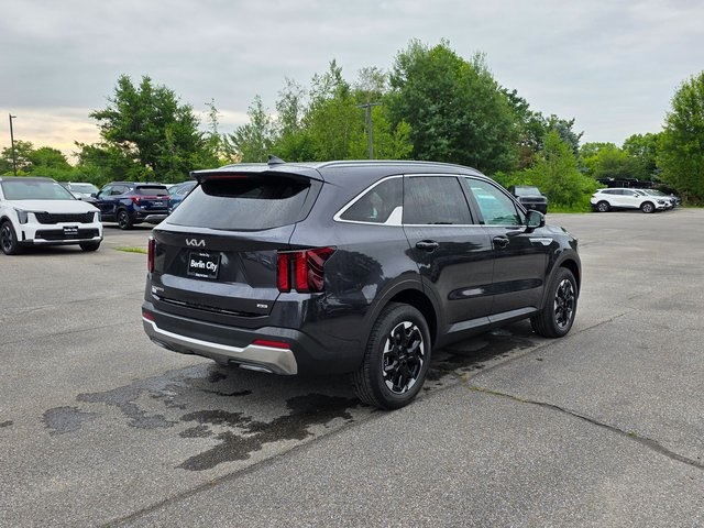 2025 Kia Sorento S photo 2