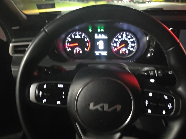 2024 Kia K5 GT-Line photo 10