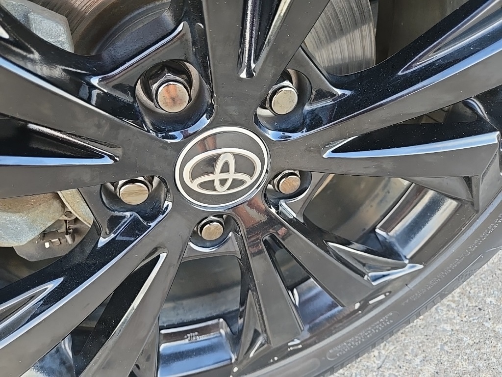 2022 Toyota RAV4 Hybrid XSE photo 26