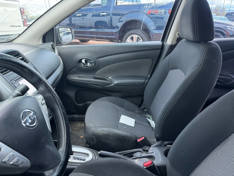 2015 Nissan Versa 1.6 SL photo 2