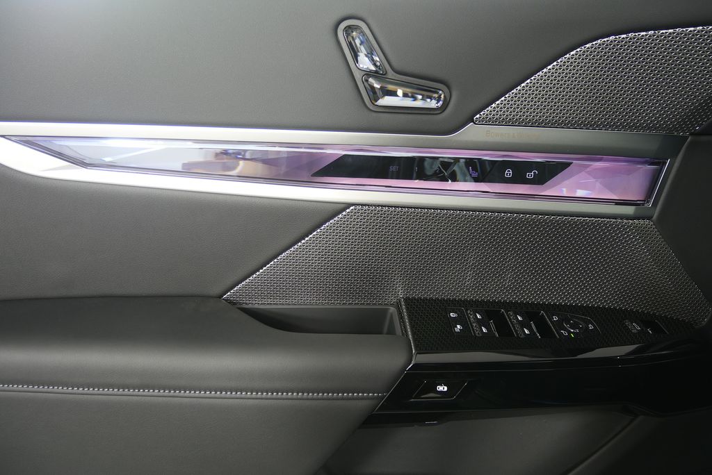 2025 Bmw 740i photo 8