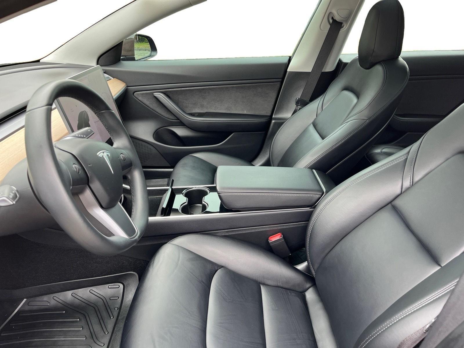 2018 Tesla Model 3 Long Range photo 10