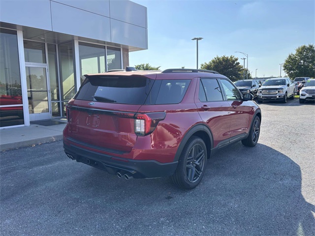 2025 Ford Explorer ST photo 4