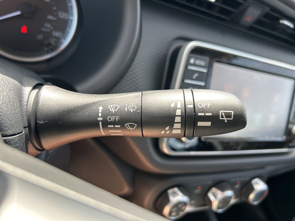 2025 Nissan Kicks Play S photo 21