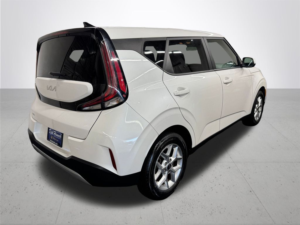 2023 Kia Soul LX photo 5
