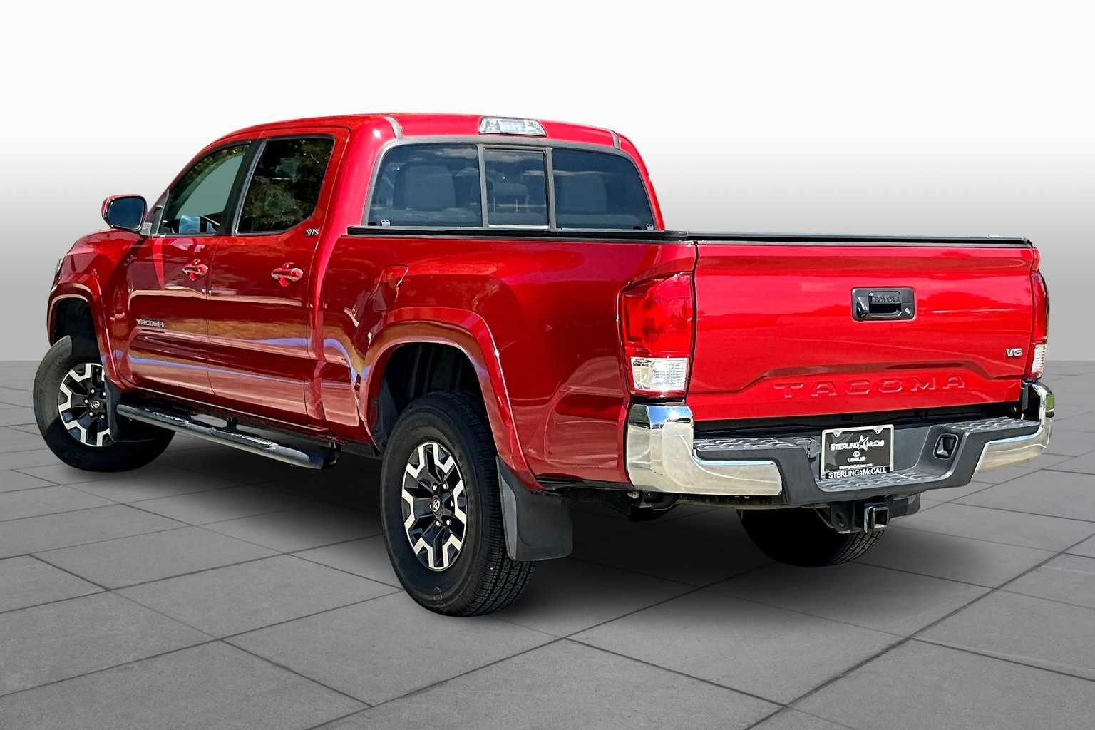 2017 Toyota Tacoma SR5 photo 10