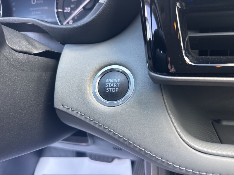 2021 Toyota Highlander XLE photo 12