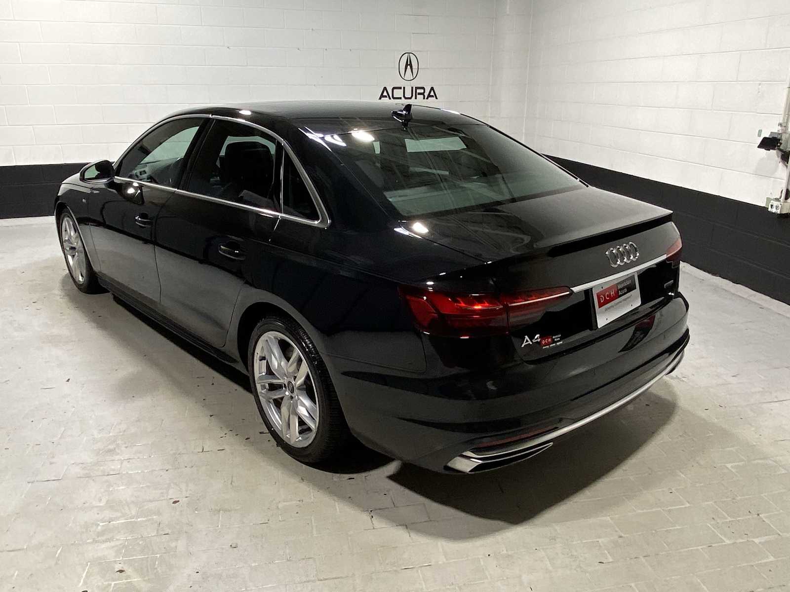 2023 Audi A4 S line Premium Plus 45 TFSI Quattro photo 4