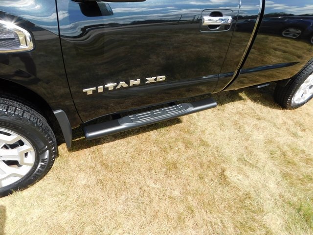 2017 Nissan Titan SV photo 14