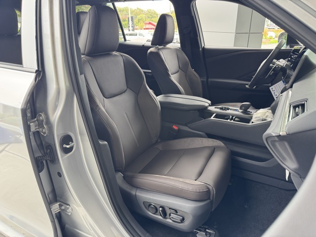 2026 Lexus TX 350 Luxury photo 9