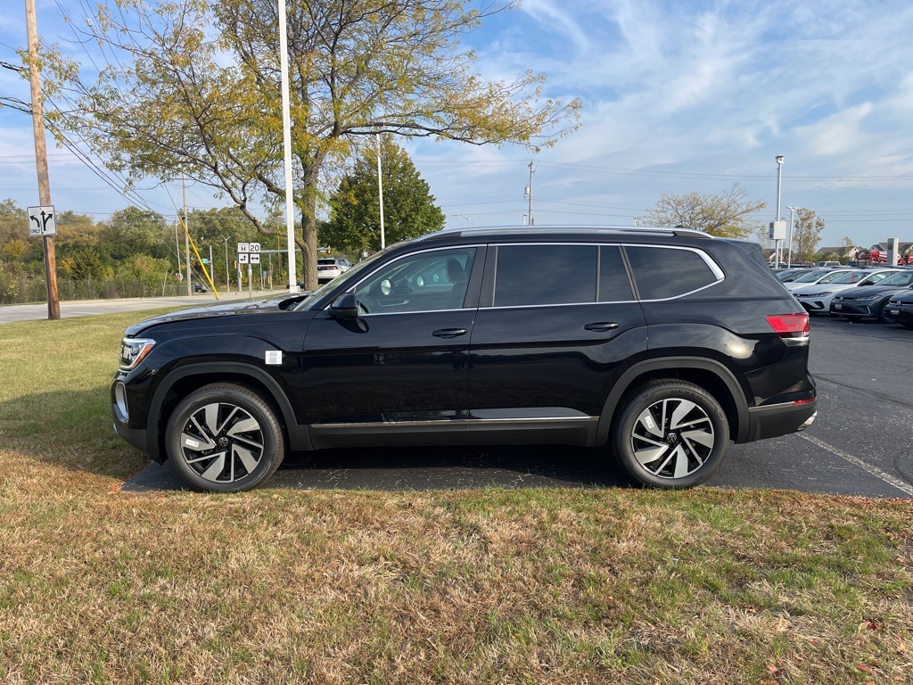 2026 Volkswagen Atlas SEL photo 2