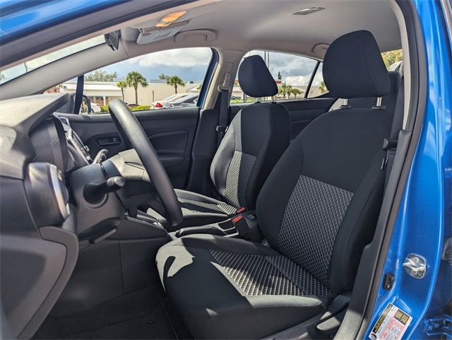 2023 Nissan Versa 1.6 S photo 5