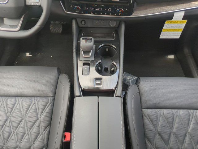 2025 Nissan Rogue Platinum photo 19