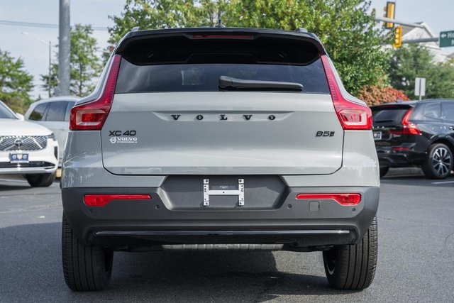 2026 Volvo XC40 photo 5