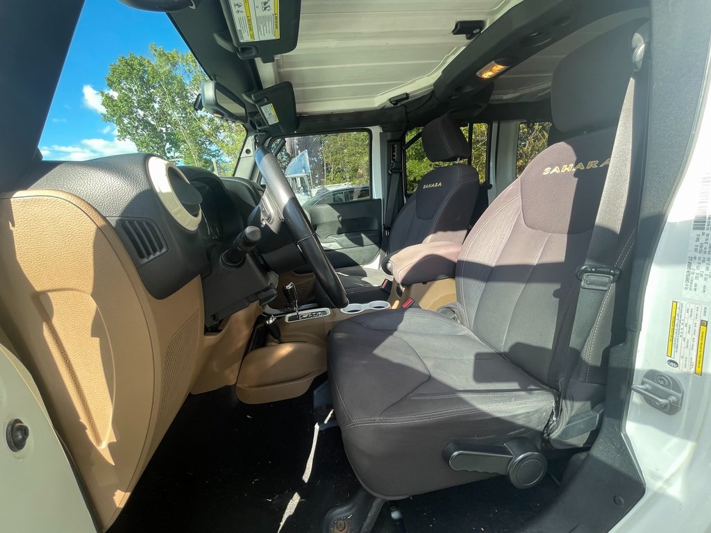 2013 Jeep Wrangler Unlimited Sahara photo 5