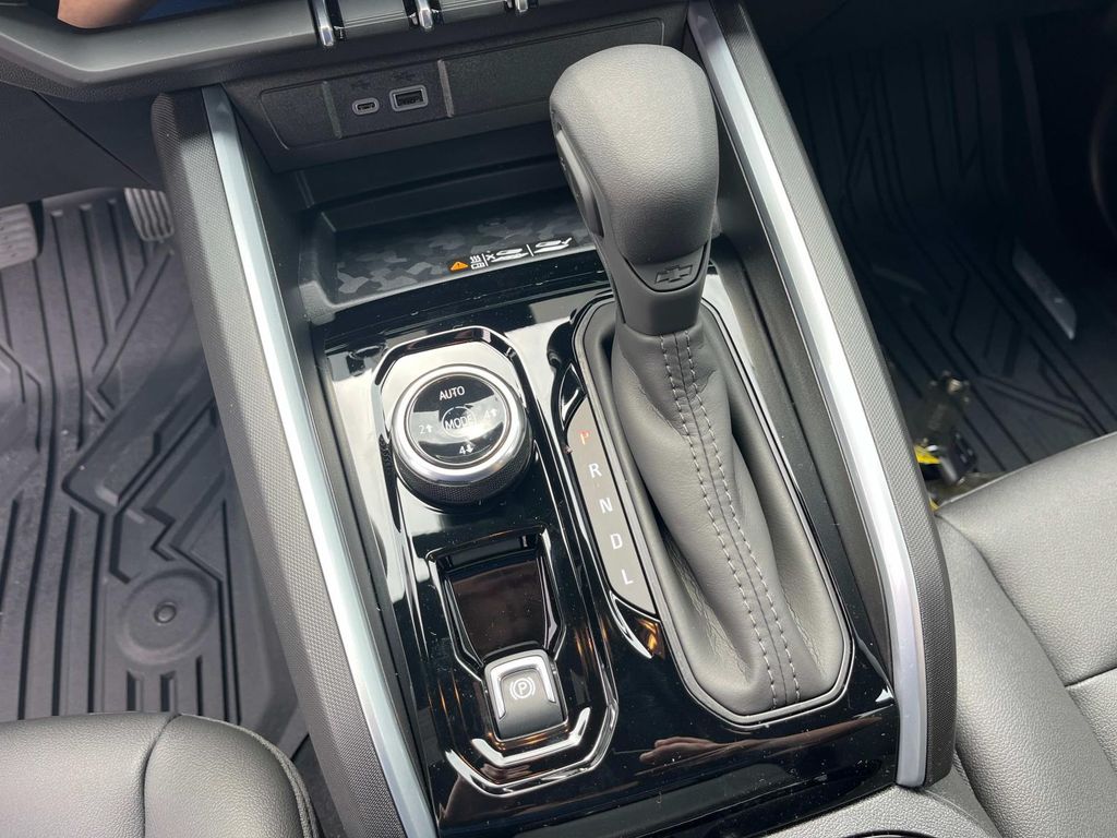 2026 Chevrolet Colorado Trail Boss photo 23