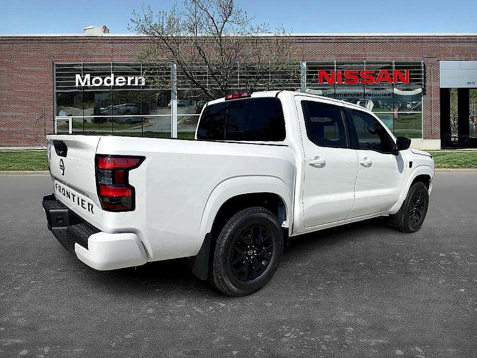 2026 Nissan Frontier Crew Cab SV photo 4
