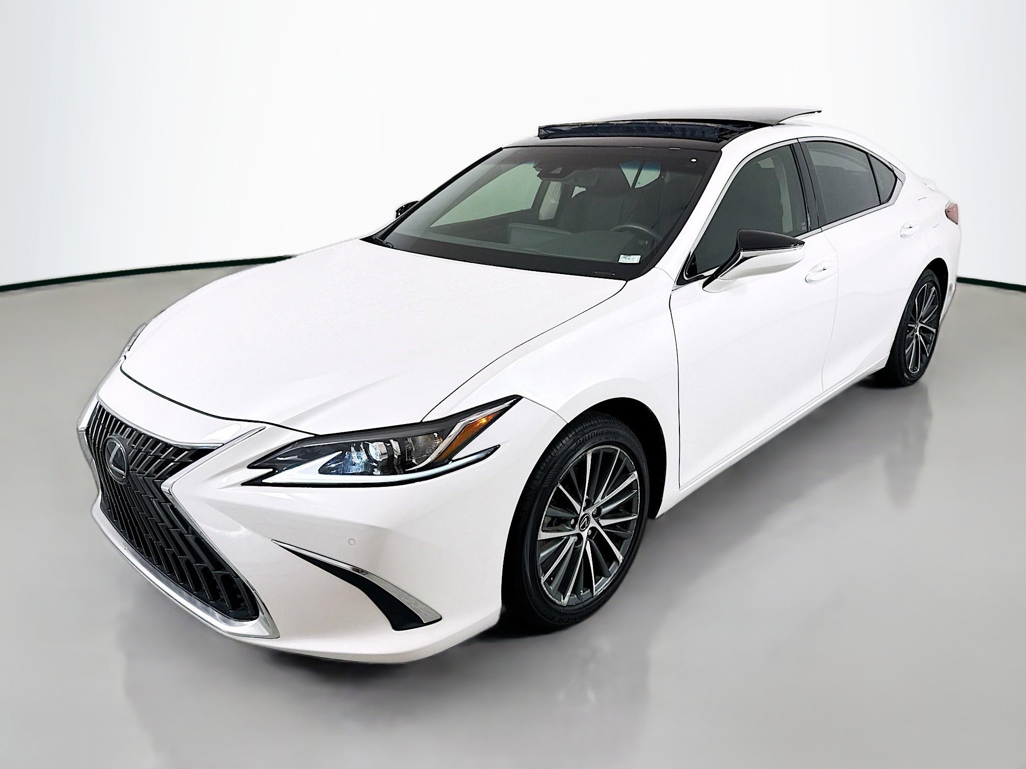 2022 Lexus ES 350 photo 3