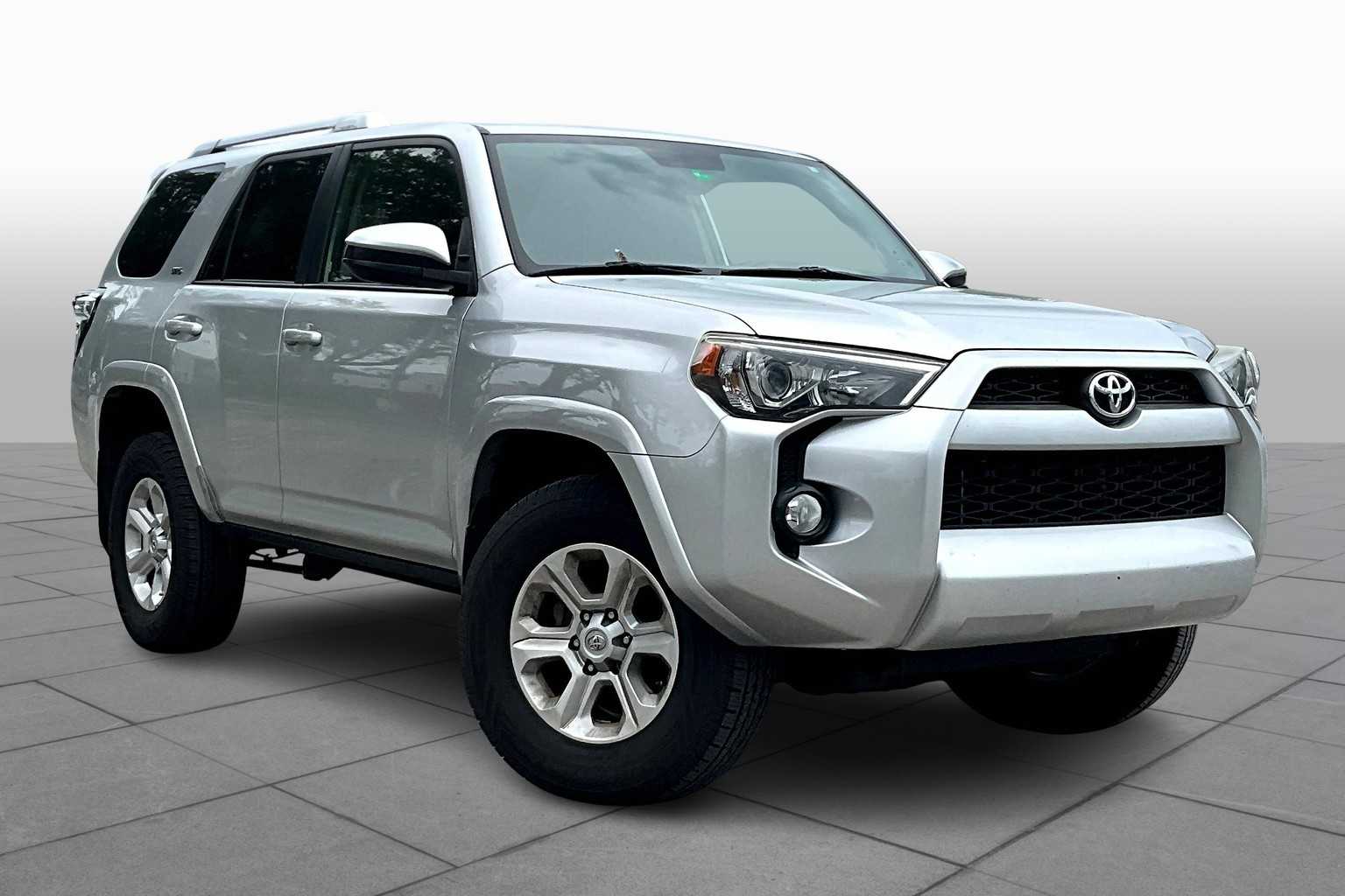 2014 Toyota 4Runner SR5 photo 2