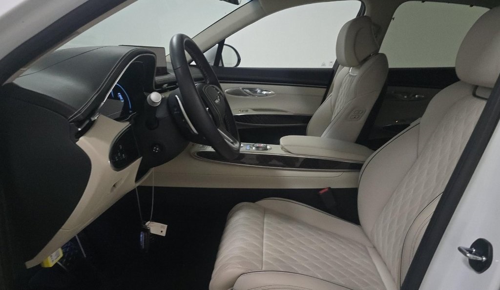2025 Genesis GV70 Advanced 3.5T Sport Prestige photo 2