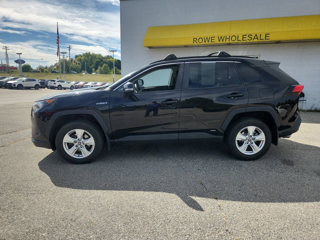 2019 Toyota RAV4 Hybrid LE photo 3