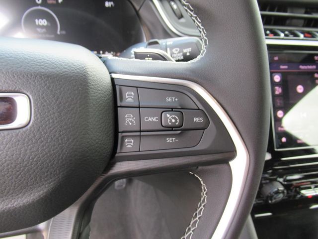 2025 Jeep Grand Cherokee Laredo photo 19